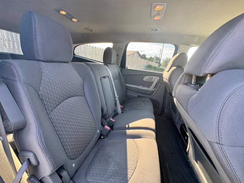 2011 Chevrolet Traverse LS