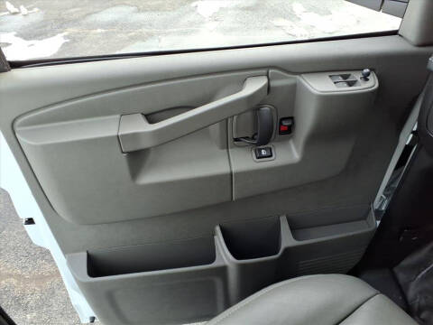 2025 Chevrolet Express 2500