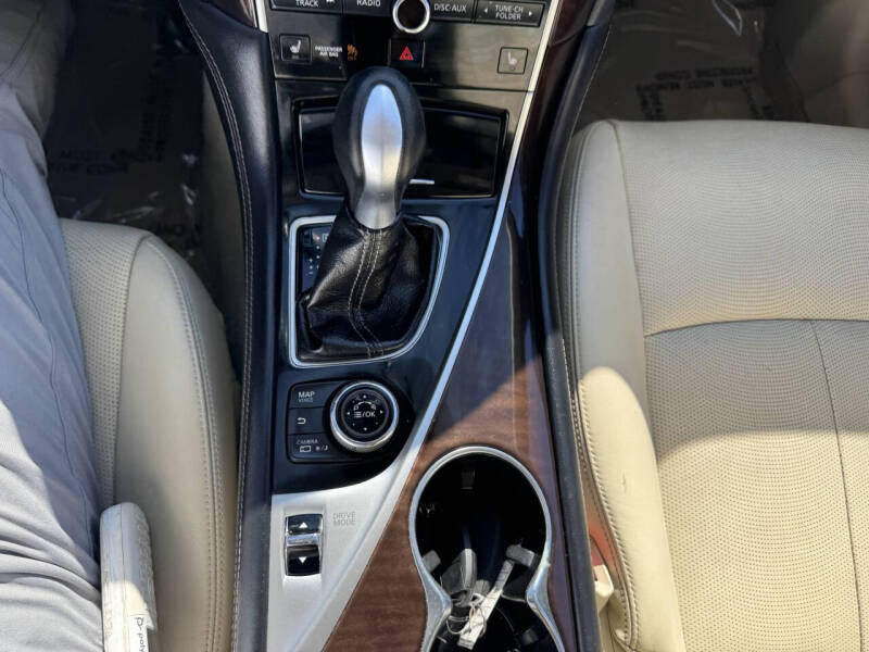 2015 Infiniti Q50 Premium