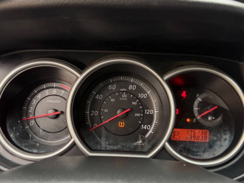 2010 Nissan Versa 1.8 S