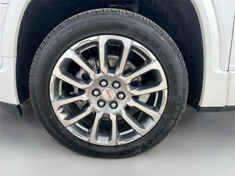 2022 GMC Acadia Denali