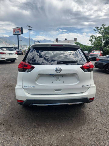 2017 Nissan Rogue SV