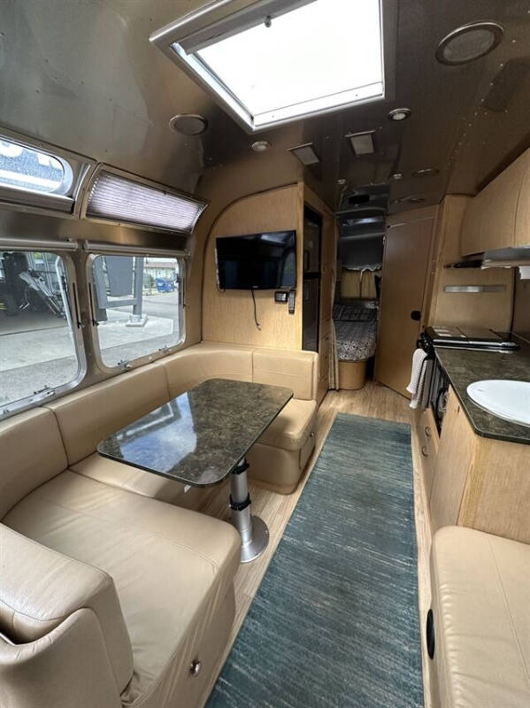 2015 Airstream Flying Clo