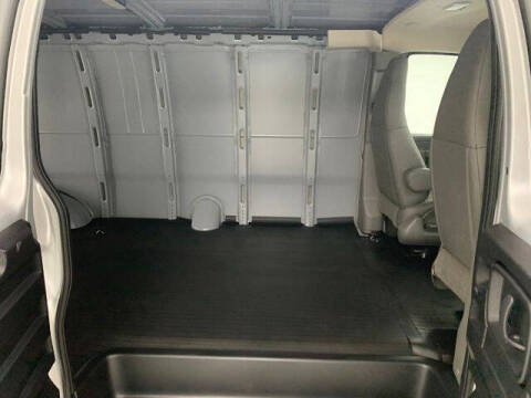 2025 Chevrolet Express 3500