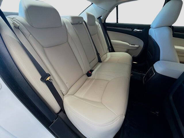 2023 Chrysler 300 Touring L