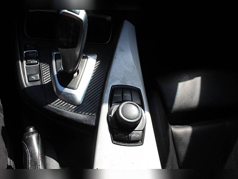 2015 BMW 3 Series 320i