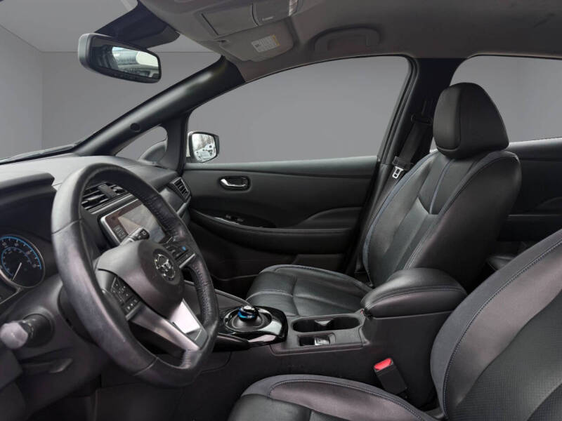 2022 Nissan LEAF SL PLUS