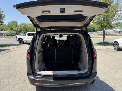 2022 Chrysler Pacifica Touring L