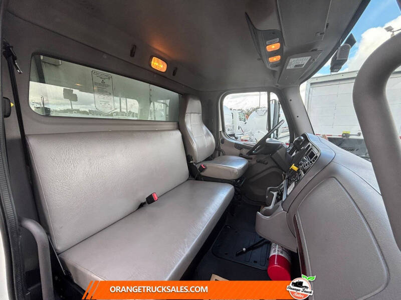 2019 Freightliner M2 106