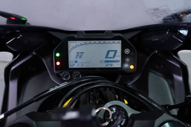 2023 Yamaha YZF-R3 ABS