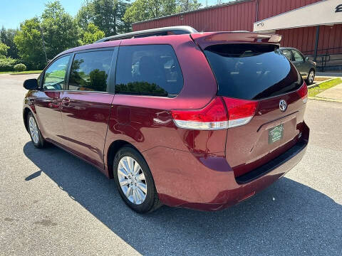 2014 Toyota Sienna XLE 7-Passenger