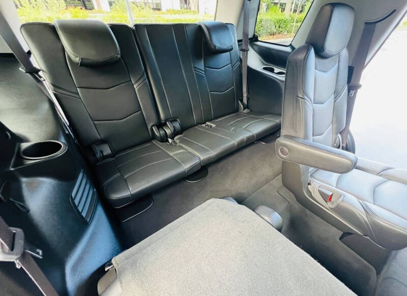 2017 Cadillac Escalade Luxury