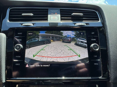 2020 Volkswagen Golf GTI SE