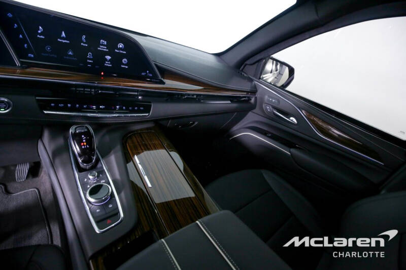 2022 Cadillac Escalade ESV Luxury