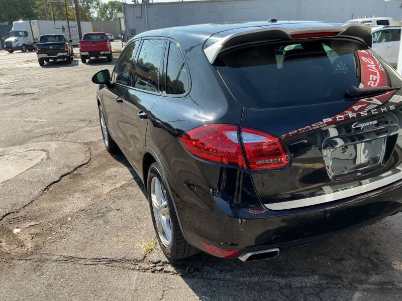 2014 Porsche Cayenne Platinum