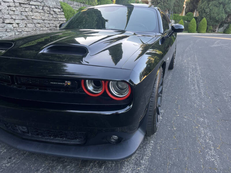 2016 Dodge Challenger 392 HEMI Scat Pack Shaker