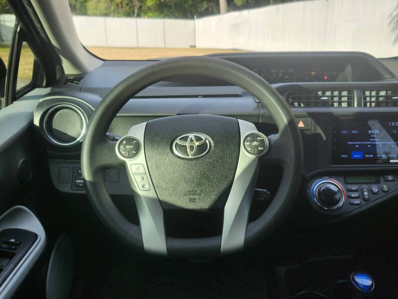 2014 Toyota Prius c Three