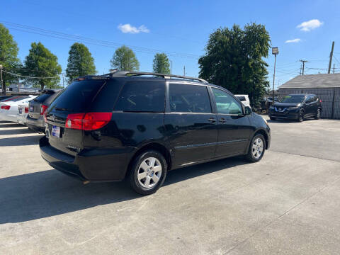 2010 Toyota Sienna CE 7-Passenger