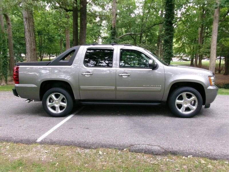 2012 Chevrolet Avalanche LS
