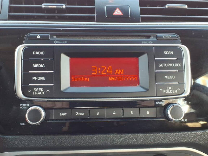 2016 Kia Rio 5-Door LX