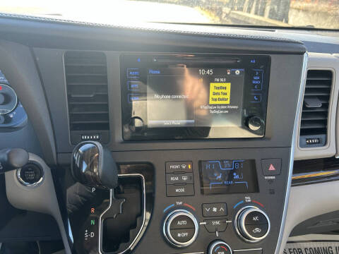 2015 Toyota Sienna XLE 7-Passenger