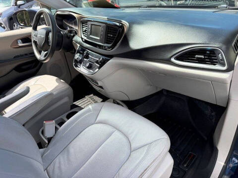 2017 Chrysler Pacifica Touring