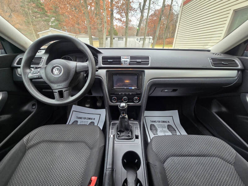 2014 Volkswagen Passat 2.5L S PZEV