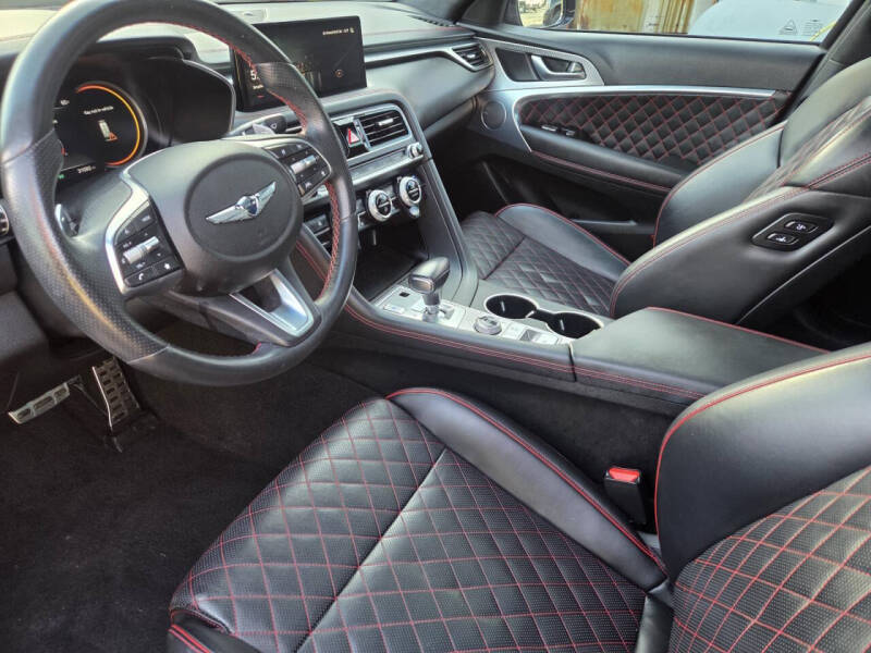 2023 Genesis G70