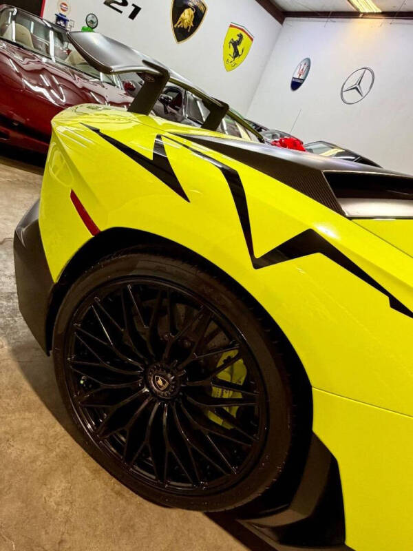 2016 Lamborghini Aventador LP 750-4 SV