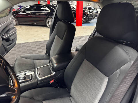 2020 Chrysler 300 Touring