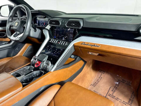 2020 Lamborghini Urus