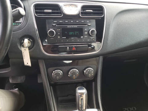 2013 Chrysler 200 Touring