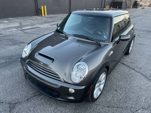 2006 MINI Cooper for sale at A & G Auto Body LLC in North Hollywood CA
