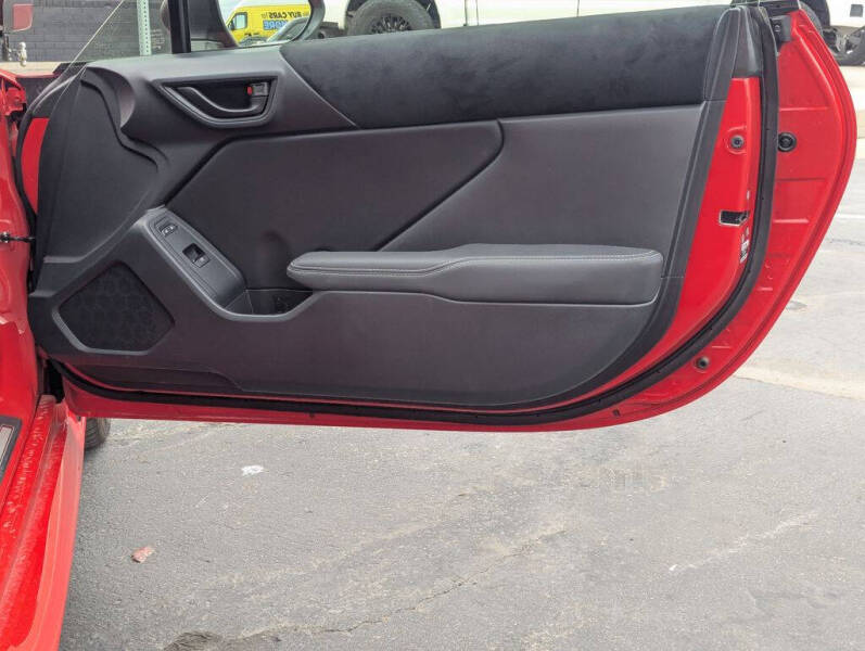 2025 Toyota GR86 Premium