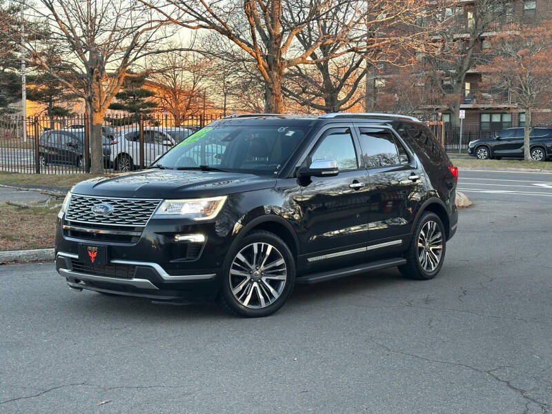 2018 Ford Explorer Platinum's photo