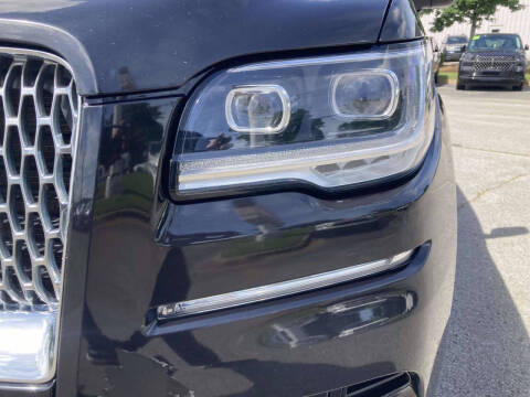 2022 Lincoln Navigator L Standard