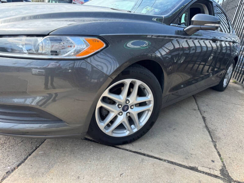 2016 Ford Fusion SE
