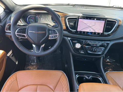 2023 Chrysler Pacifica Plug-In Hybrid Pinnacle