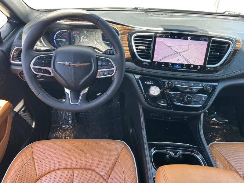 2023 Chrysler Pacifica Plug-In Hybrid Pinnacle