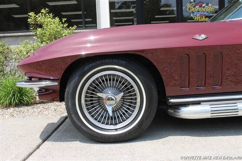 1965 Chevrolet Corvette 12