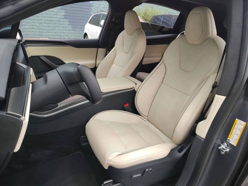 2022 Tesla Model X Plaid