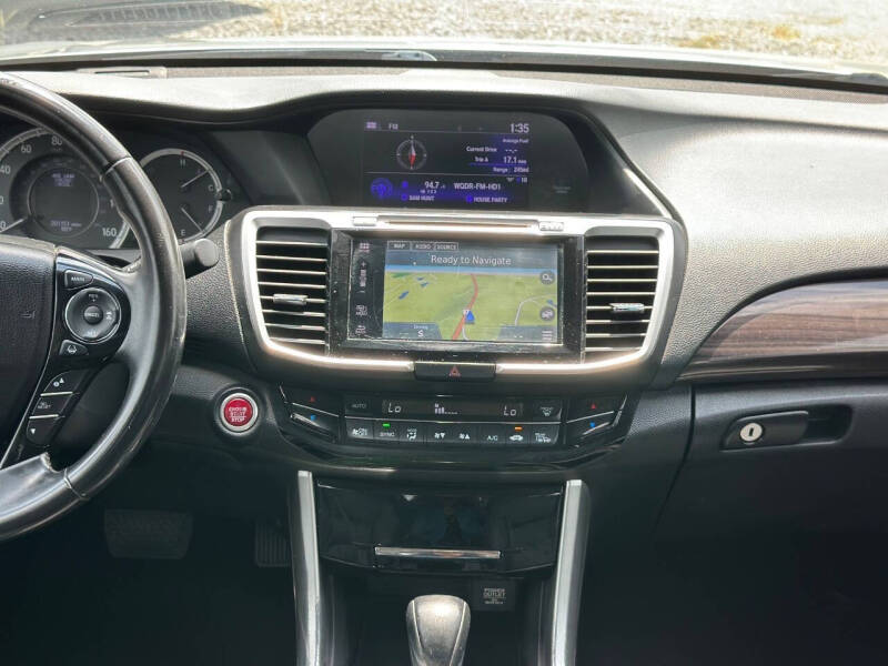 2017 Honda Accord EX-L w/Navi w/Honda Sensing