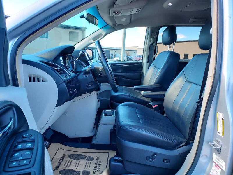 2011 Chrysler Town and Country Touring