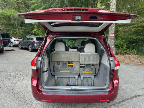 2012 Toyota Sienna LE 8-Passenger