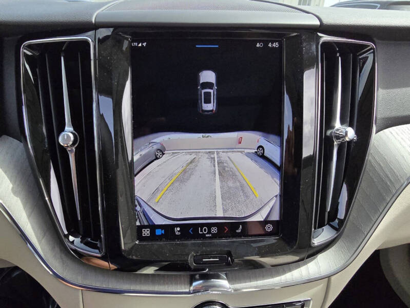 2025 Volvo XC60 B5 Plus Dark Theme