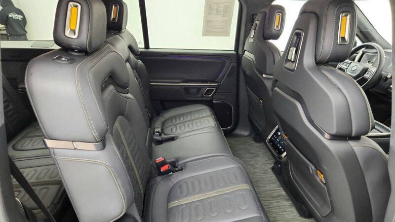 2023 Rivian R1S Adventure