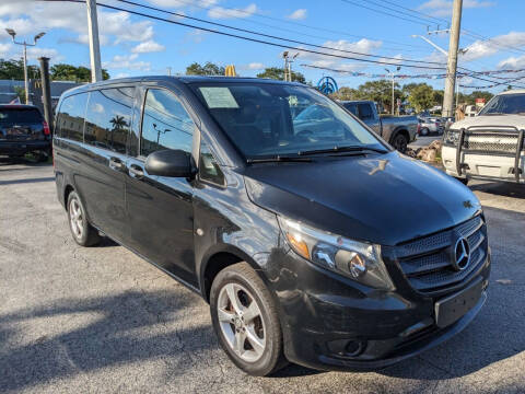 2017 Mercedes-Benz Metris for sale at CARite of Oakland in Oakland Park FL