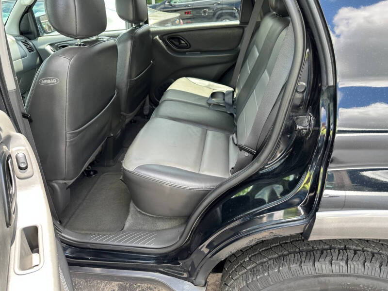 2004 Ford Escape XLT