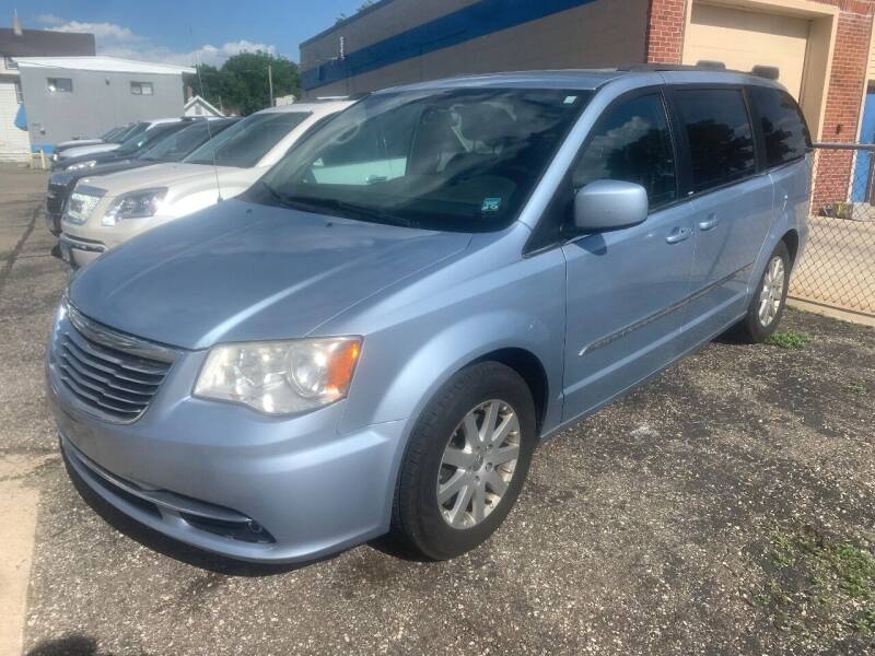 2013 Chrysler Town and Country for sale at BEAR CREEK AUTO SALES in Rochester MN