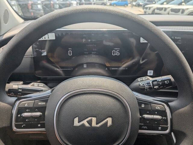 2025 Kia Carnival LX